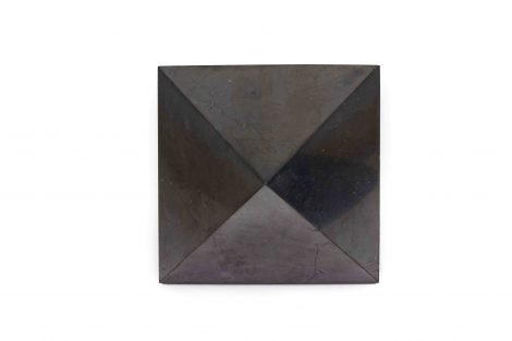 Shungite Pyramid 7 cm (L) - Crystal Dreams