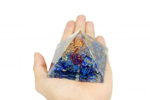 Pyramide d’orgone – Lapis Lazuli (L)
