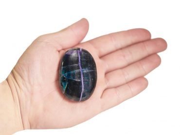fluorite palmstone (hand) - Crystal Dreams