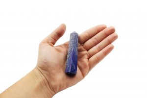 Pointe / prisme de lapis lazuli de l’Inde