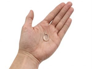 Pendentif “ovale” de quartz clair en argent sterling
