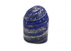 Lapis lazuli en base polie coupée