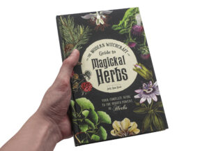 Livre “The Modern Witchcraft Guide to Magickal Herbs” (version anglaise seulement)