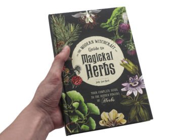 Magickal Herbs (Hand) - Crystal Dreams