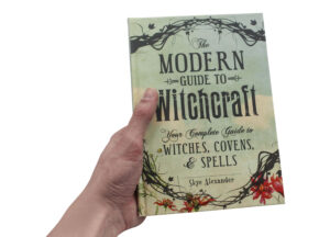 Livre «The Modern Guide to Witchcraft» (Version anglaise seulement)