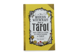 Livre “The Modern Witchcraft Book of Tarot” (version anglaise seulement)