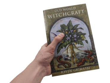 Old world Witchcraft (Hand)- Crystal Dreams