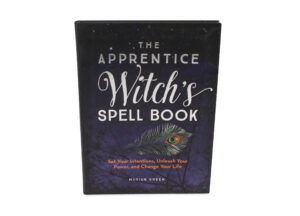 Livre “The Apprentice Witch’s Spell Book” (version anglaise seulement)