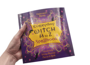 Livre “Everyday Witch A to Z Spellbook” (version anglaise seulement)
