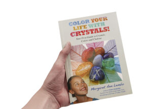 Livre “Color your Life with Crystals” (version anglaise seulement)