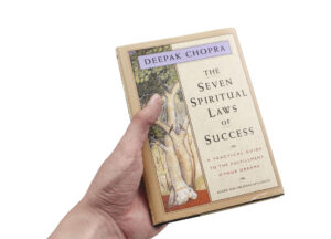 Livre “Seven Spiritual Laws Of Success” (version anglaise seulement)