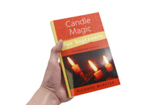 Livre “Candle Magic for Beginners” (version anglaise seulement)