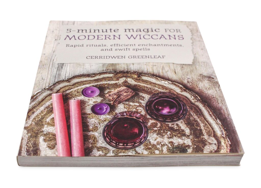 5 Minute Magic for Modern Wiccans Book - Crystal Dreams