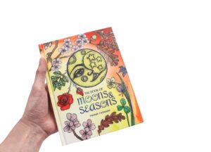 Livre “The Book of Moons & Seasons” (version anglaise seulement)