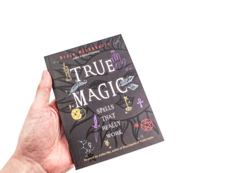 Livre “True Magic: Spells that Really Work” version anglaise seulement