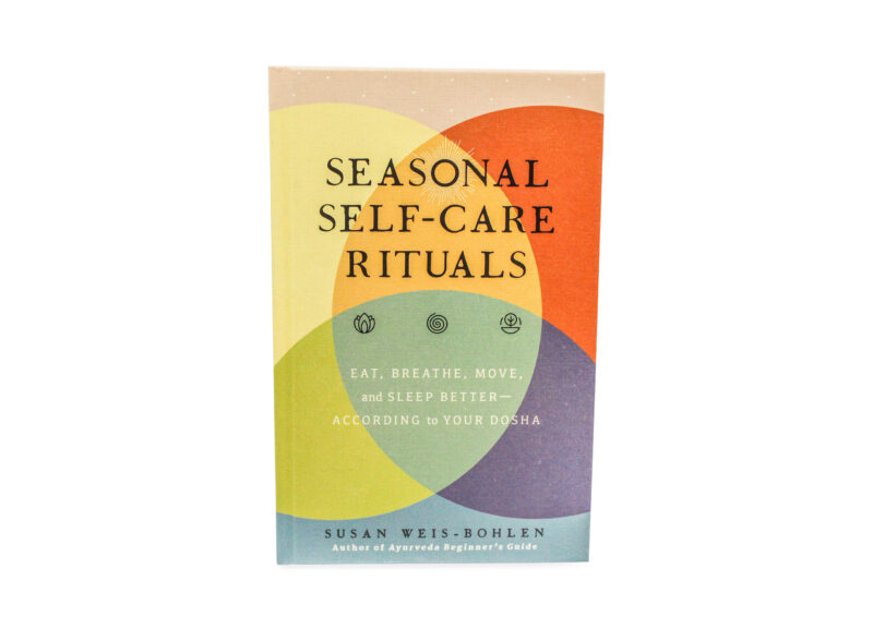Livre “Seasonal Self-Care Rituals: Eat, Breathe, Move, and Sleep Better” (version anglaise seulement)