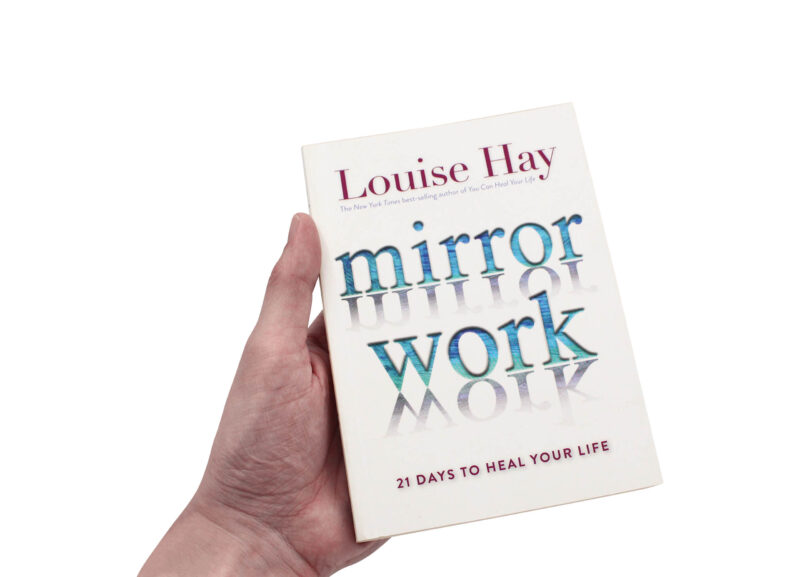 Livre “Mirror Work: 21 Days to Heal Your Life” (version anglaise seulement)