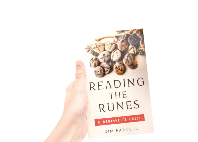 Livre “Reading the Runes” (version anglaise seulement)