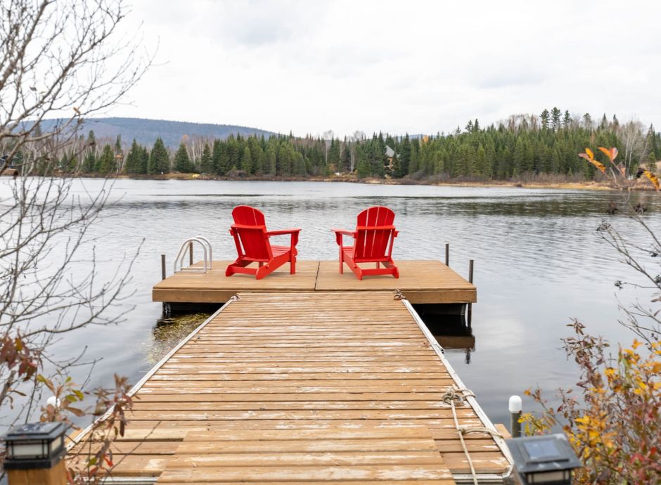 Private dock with lake access at a St-Donat vacation rental.